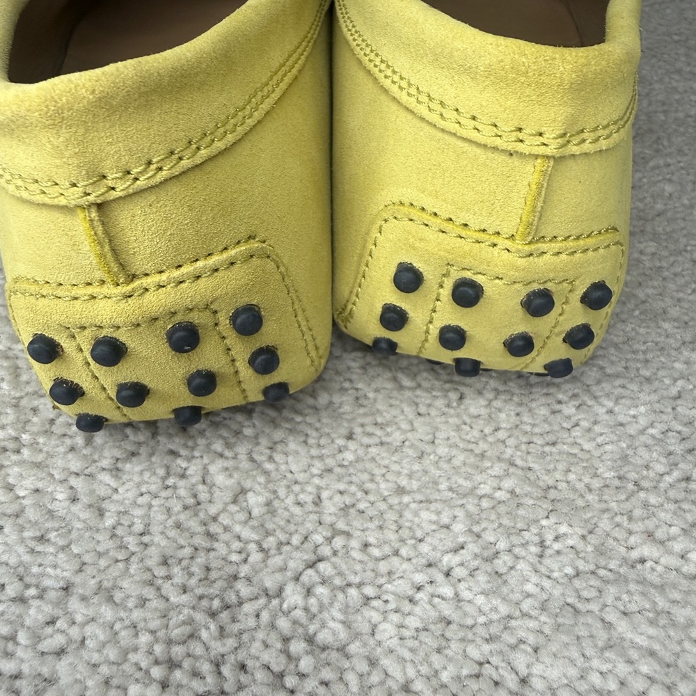 Tod's Lemon Suede Men's Driving Loafers - Picture 14 of 16